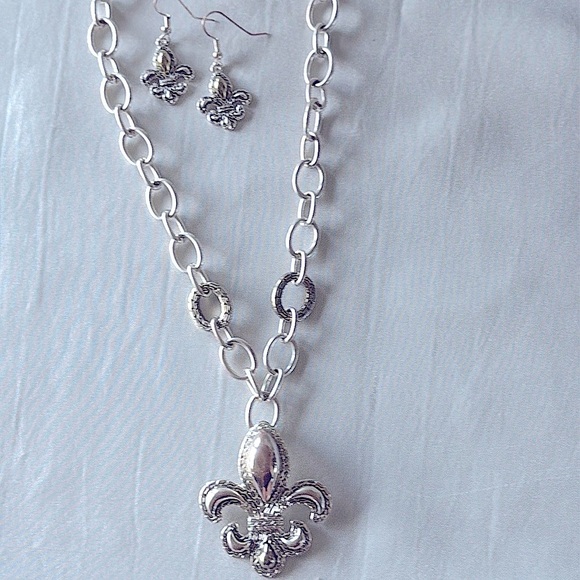Elegant Mixed Metal Fleur De Lis Necklace Dangle Earring Set Silver Mixed Metal - Picture 1 of 12